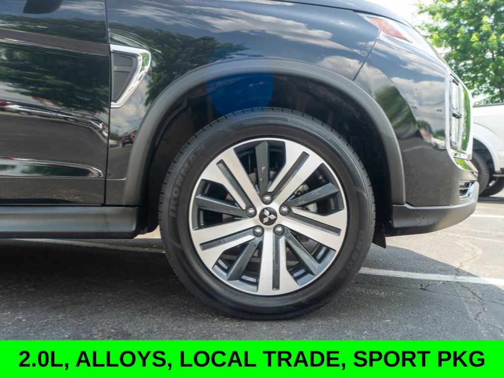 Vehicle image 12 of 30