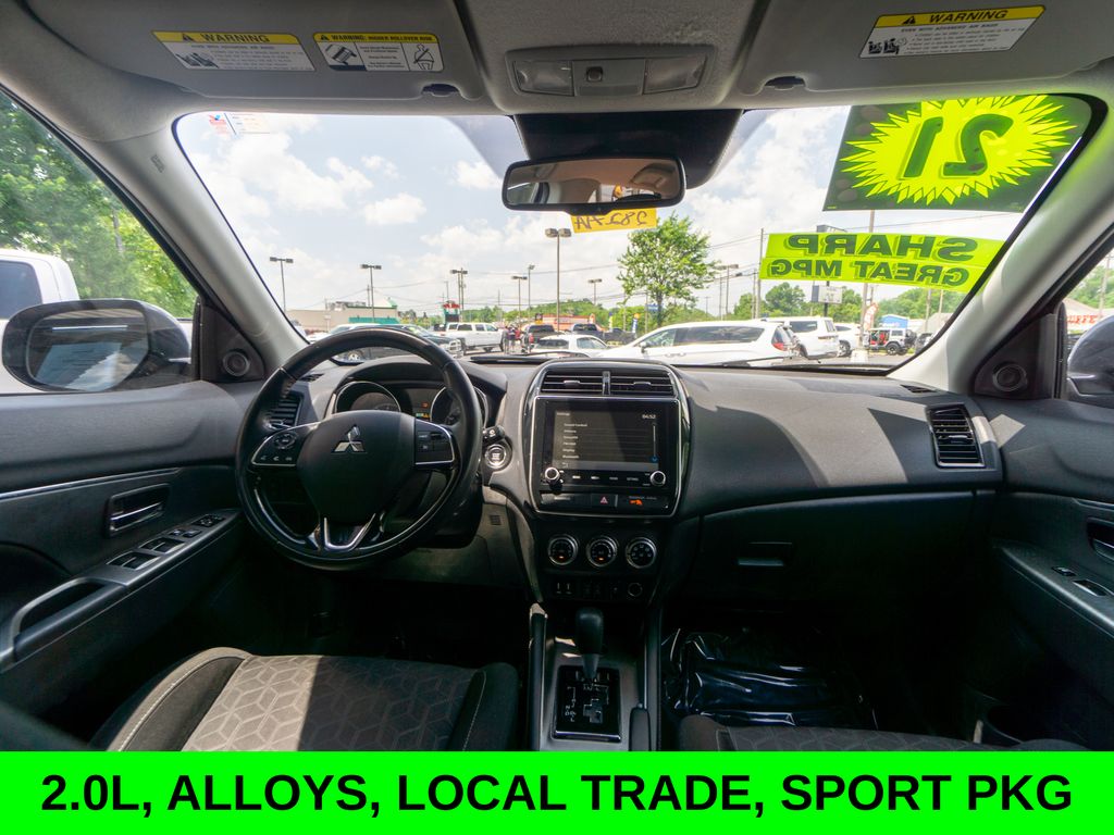 Vehicle image 10 of 30