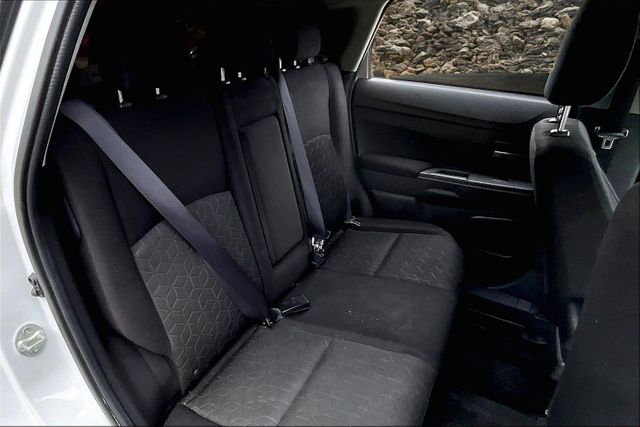 Vehicle image 24 of 31