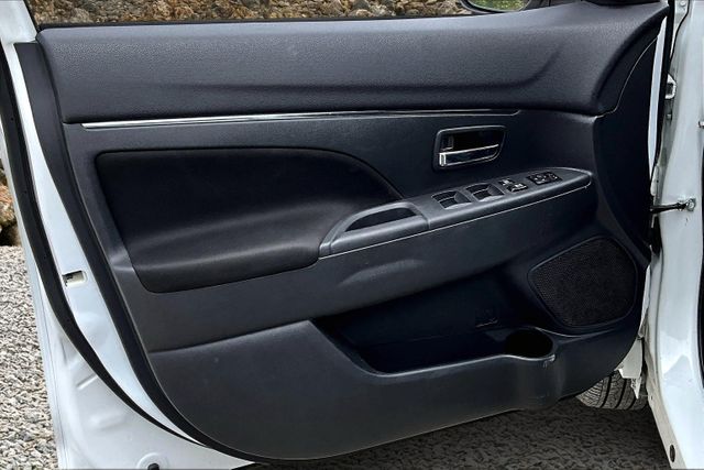 Vehicle image 20 of 31