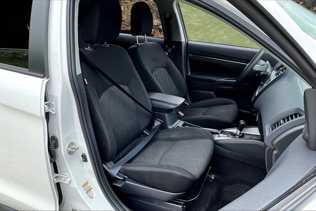 Vehicle image 7 of 31