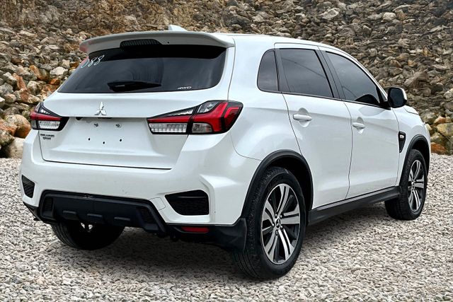 Vehicle image 3 of 31