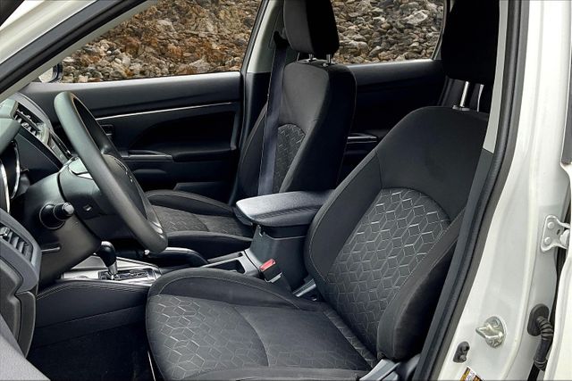 Vehicle image 22 of 31