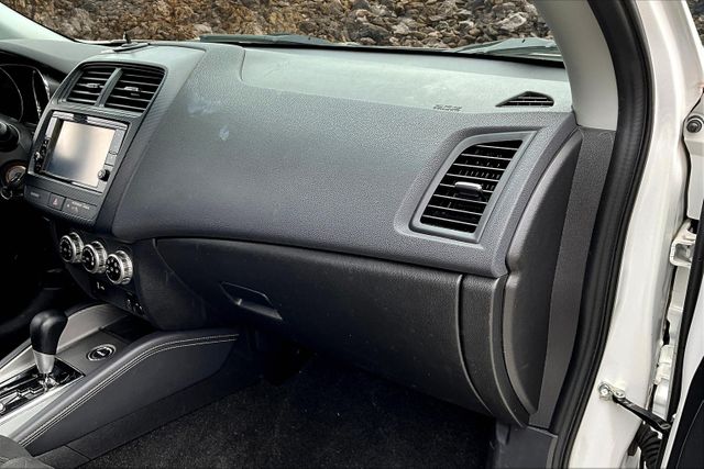Vehicle image 14 of 31
