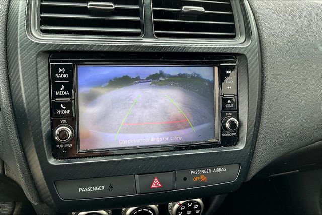 Vehicle image 18 of 31
