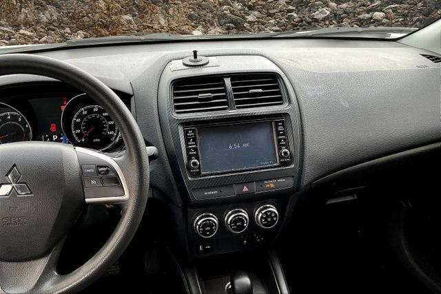 Vehicle image 6 of 31