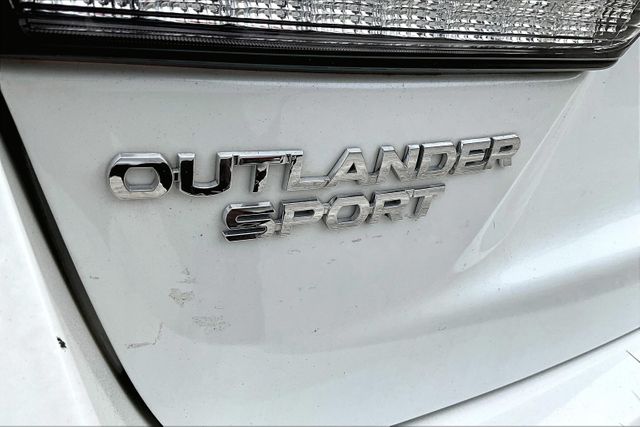 Vehicle image 8 of 31