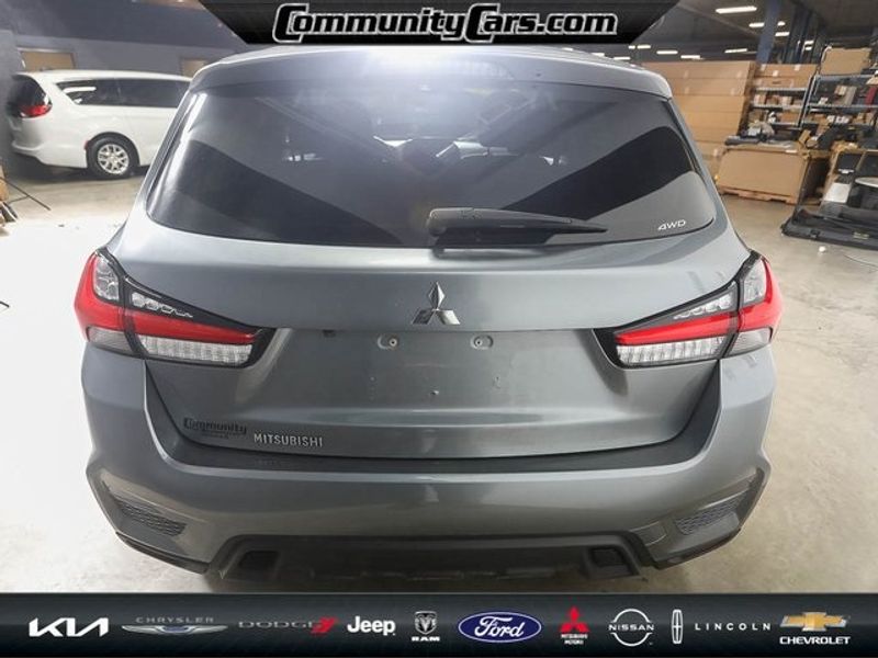 Vehicle image 9 of 30