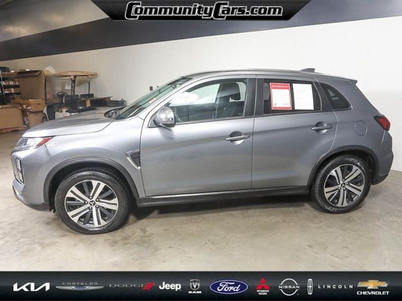 Vehicle image 2 of 30
