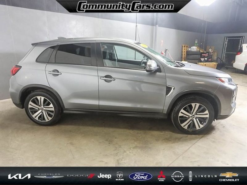 Vehicle image 6 of 30