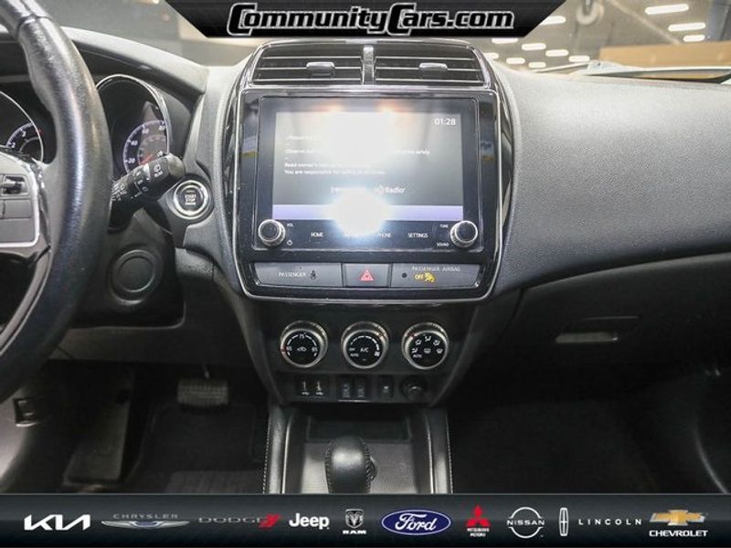 Vehicle image 15 of 30