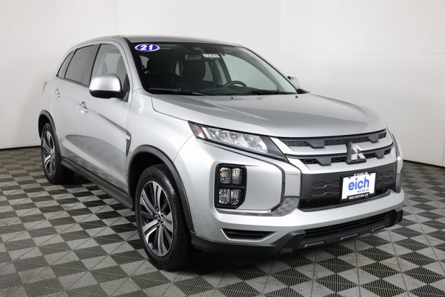 2021 Mitsubishi Outlander Sport ES Image 2 of 14