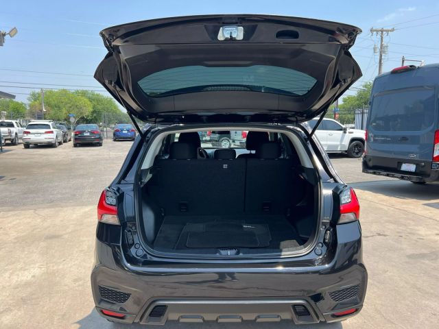 Vehicle image 10 of 36