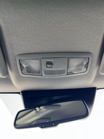Vehicle image 31 of 36
