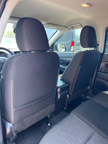 Vehicle image 19 of 36