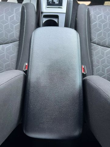 Vehicle image 29 of 36