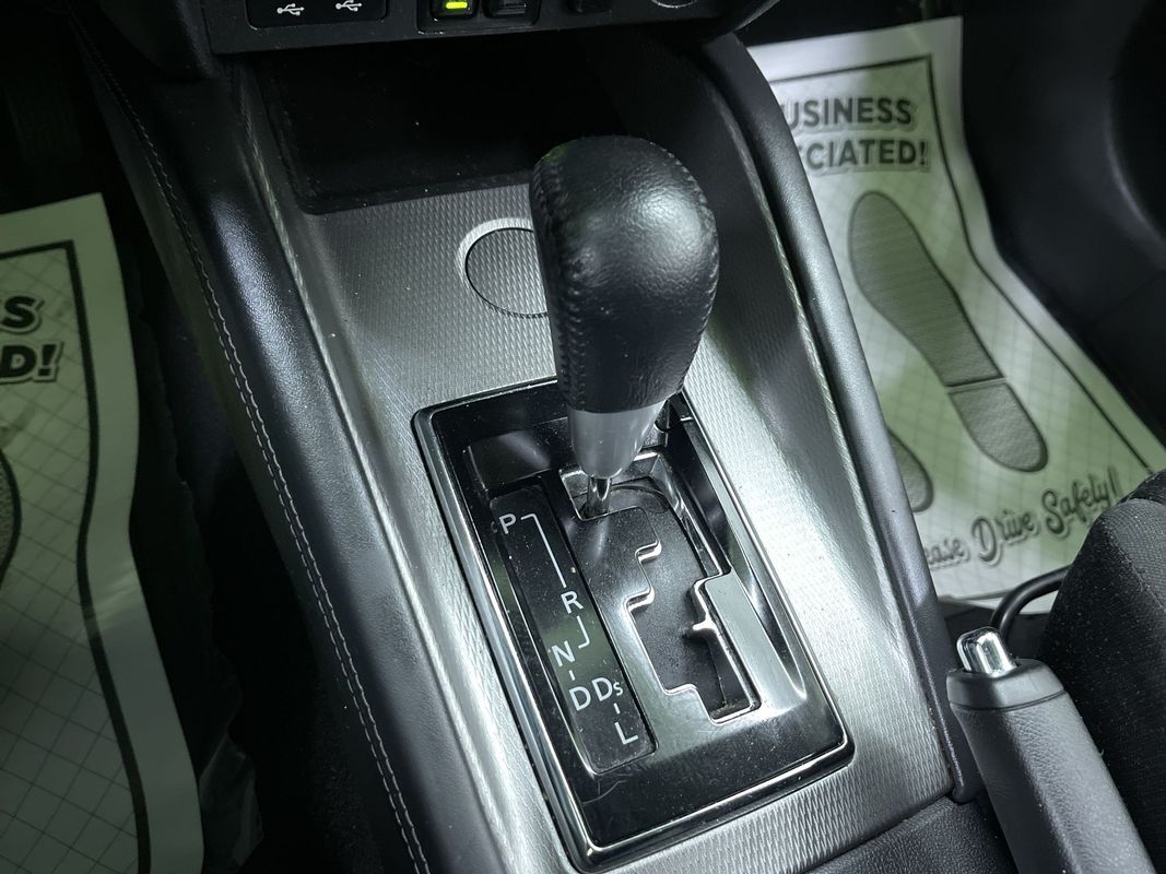 Vehicle image 22 of 27