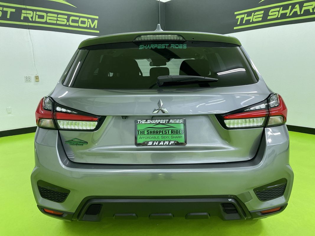 Vehicle image 8 of 27