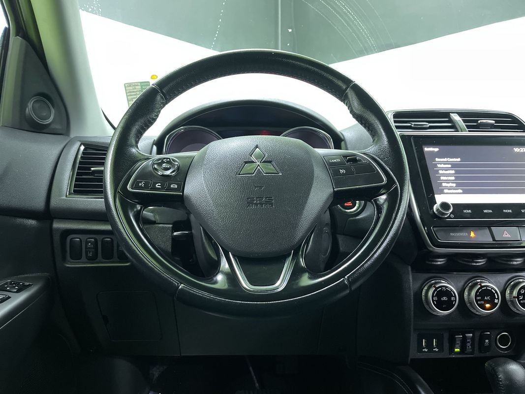 Vehicle image 18 of 27