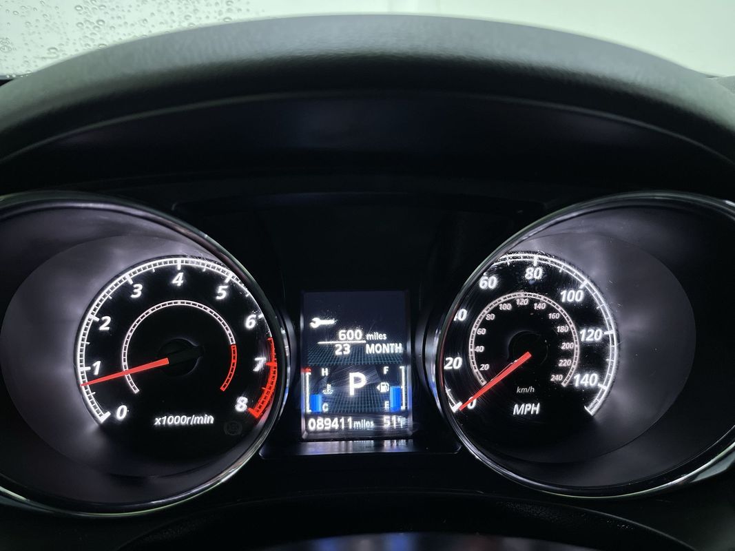 Vehicle image 17 of 27