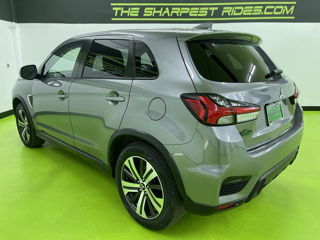 Vehicle image 9 of 27