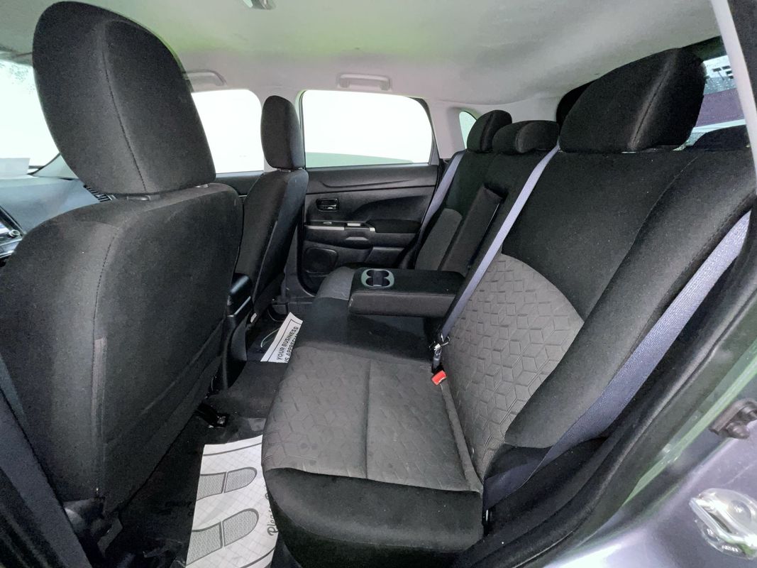 Vehicle image 24 of 27