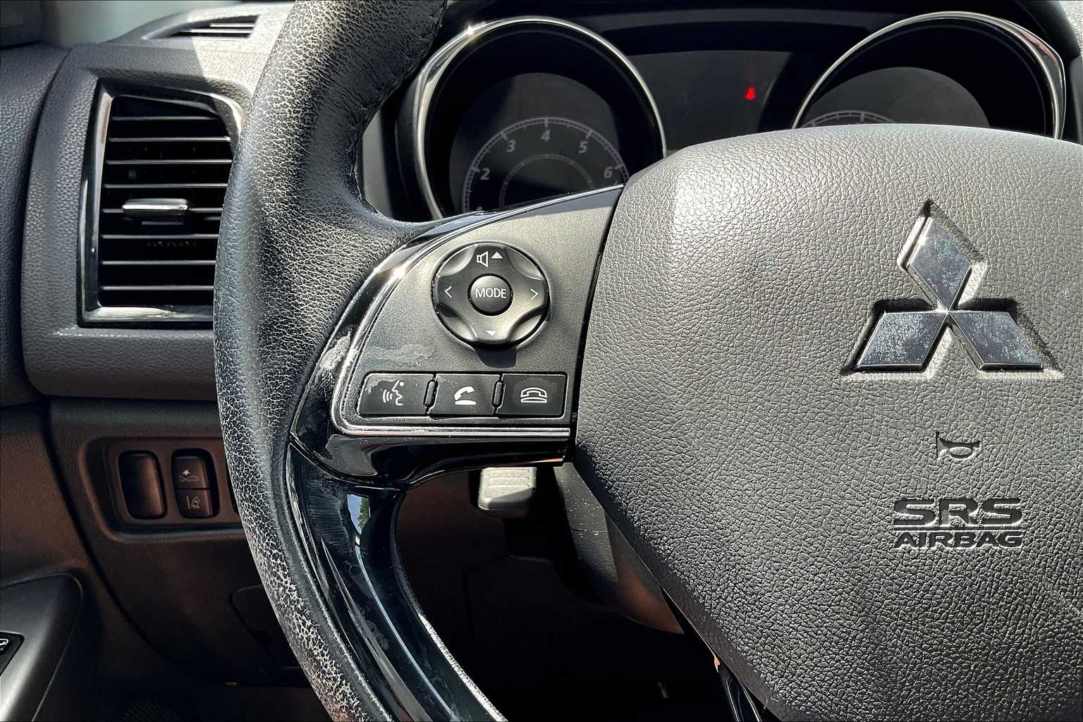 Vehicle image 17 of 29