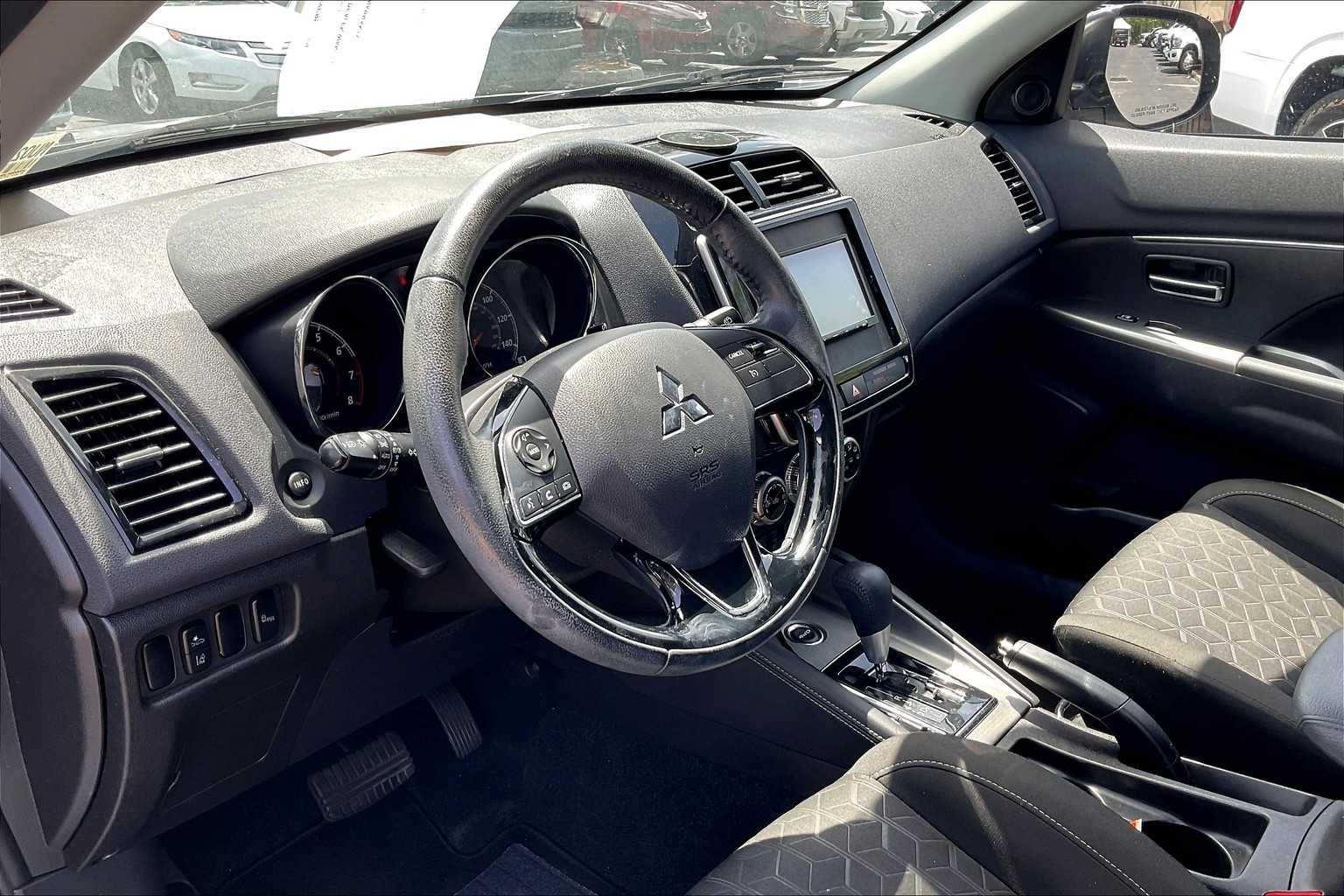 Vehicle image 13 of 29