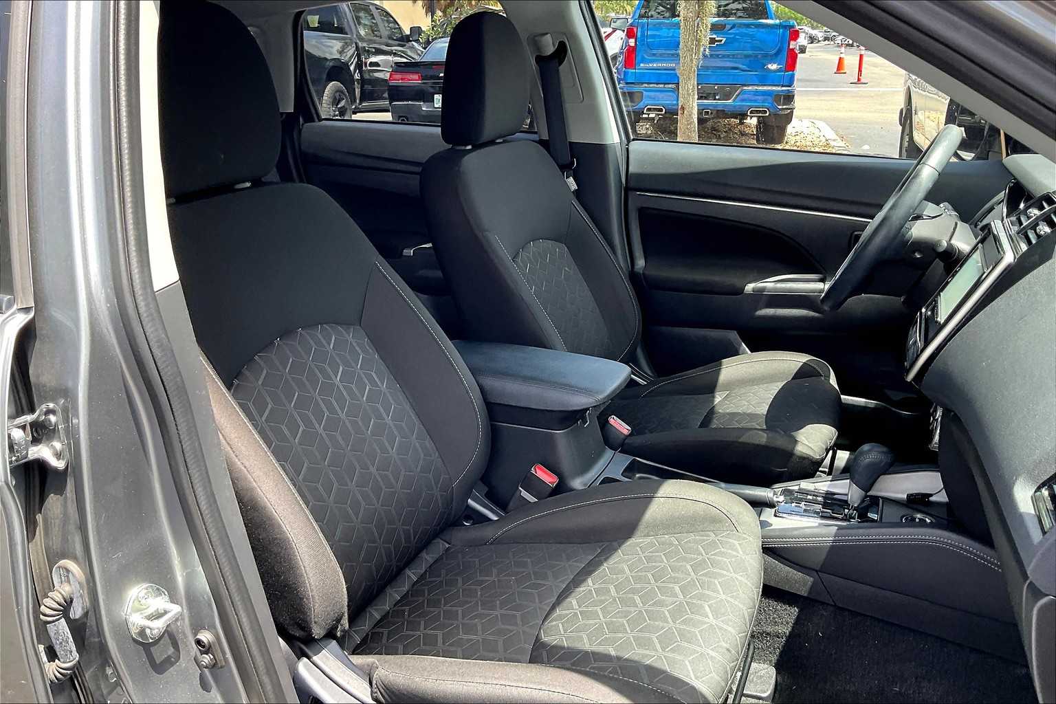 Vehicle image 9 of 29