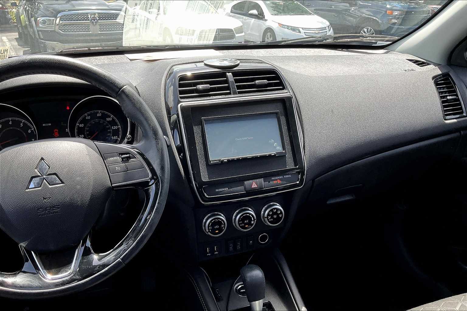 Vehicle image 8 of 29