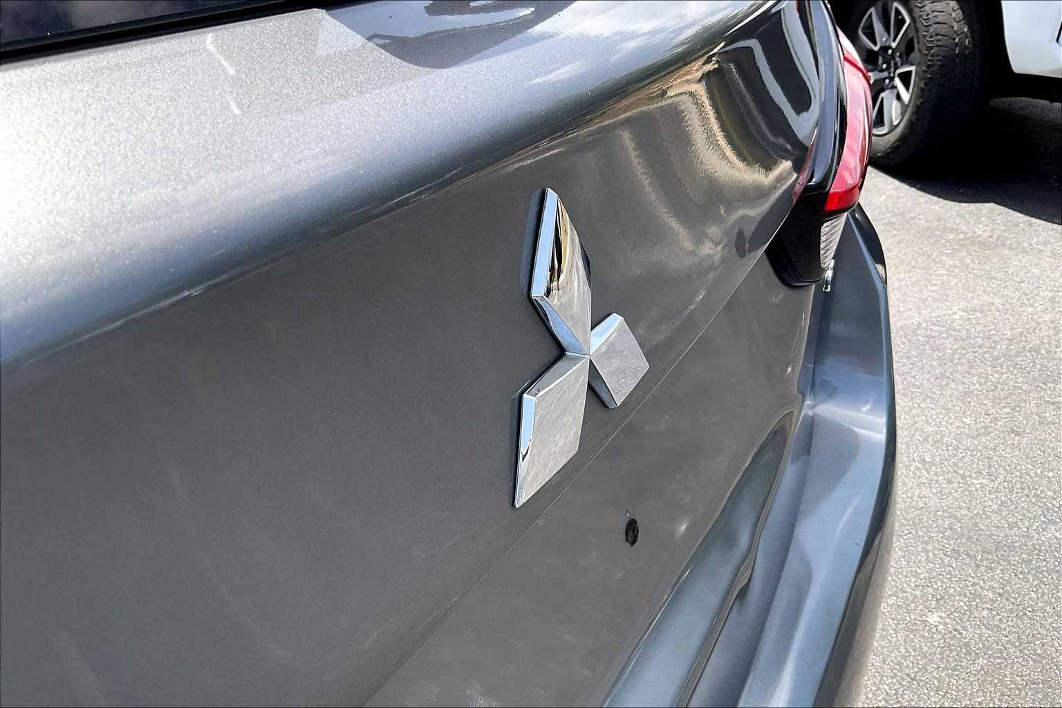 Vehicle image 10 of 29