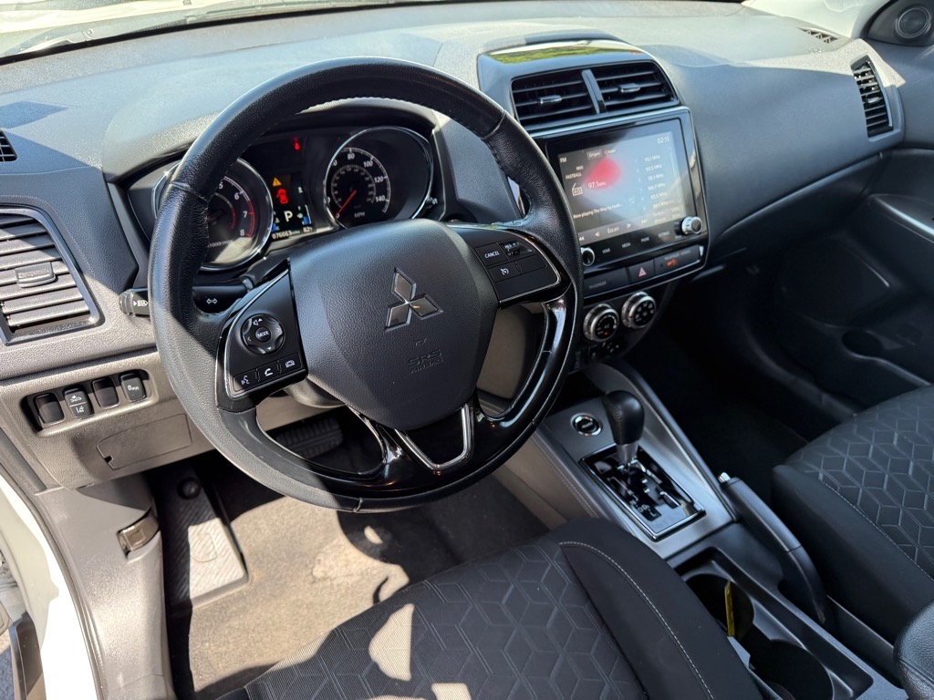 Vehicle image 15 of 32