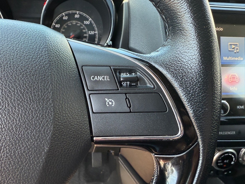 Vehicle image 28 of 32