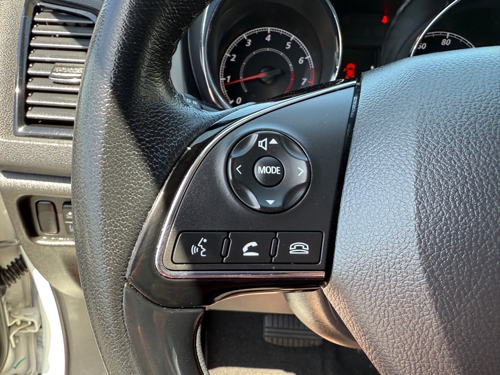 Vehicle image 27 of 32