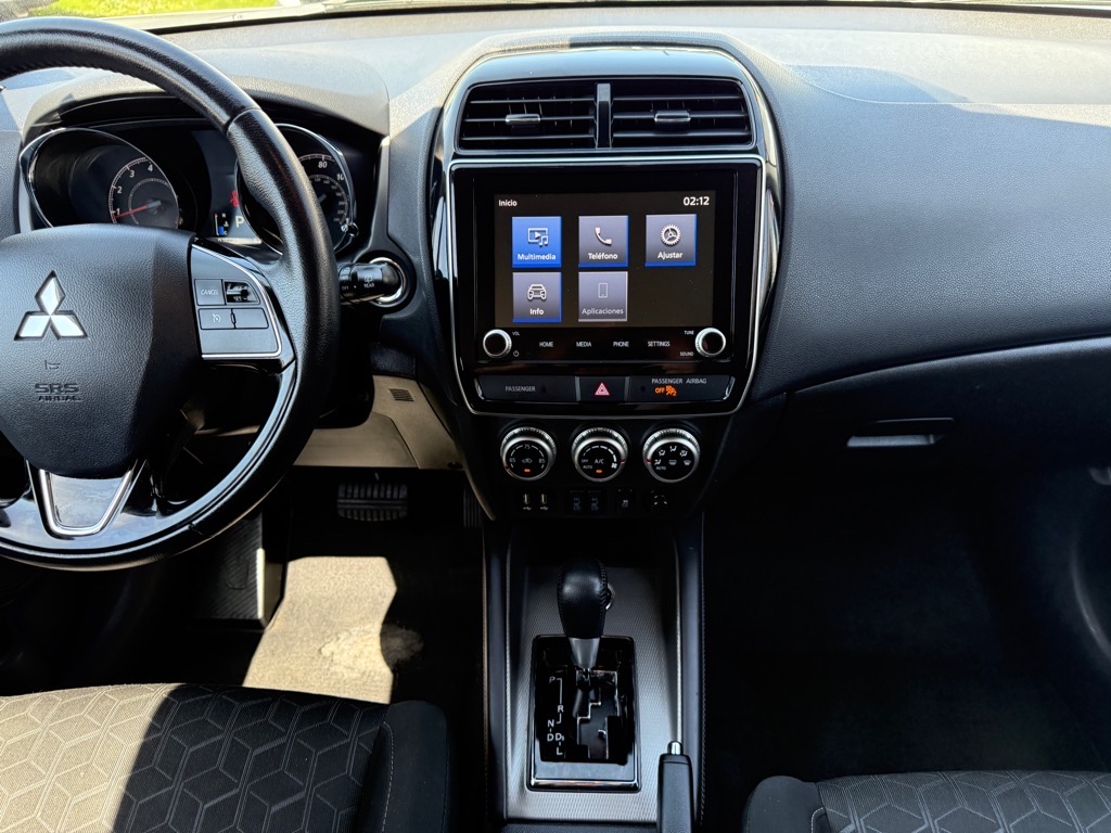 Vehicle image 19 of 32