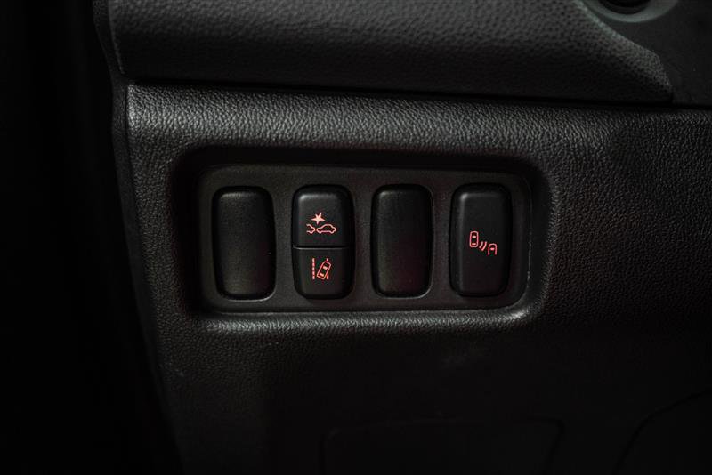 Vehicle image 27 of 29