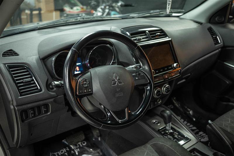 Vehicle image 9 of 29