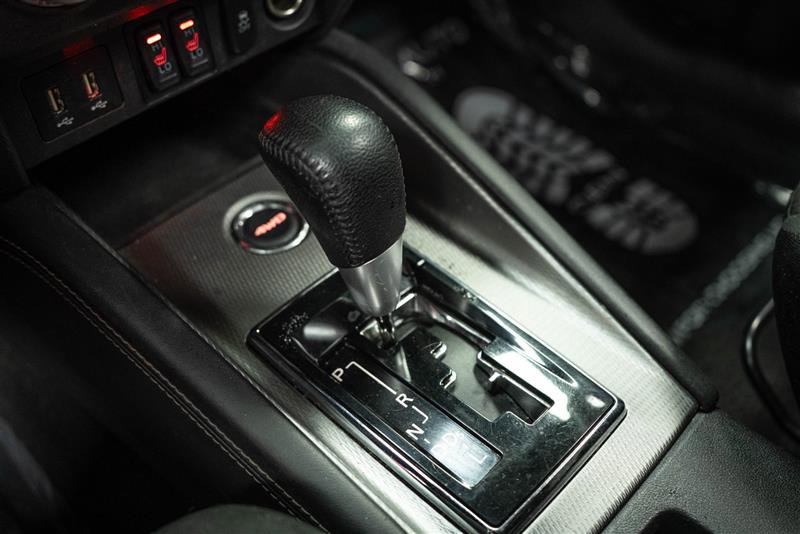 Vehicle image 21 of 29