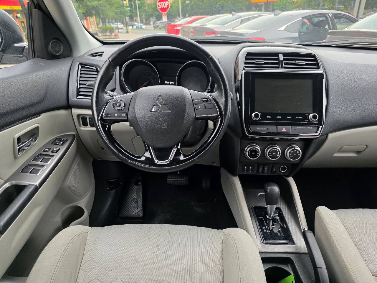 Vehicle image 17 of 27