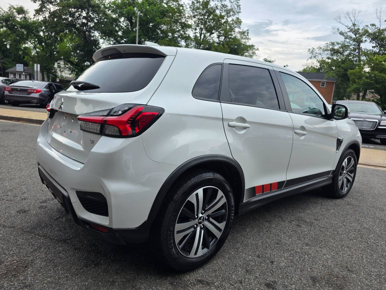 Vehicle image 5 of 27