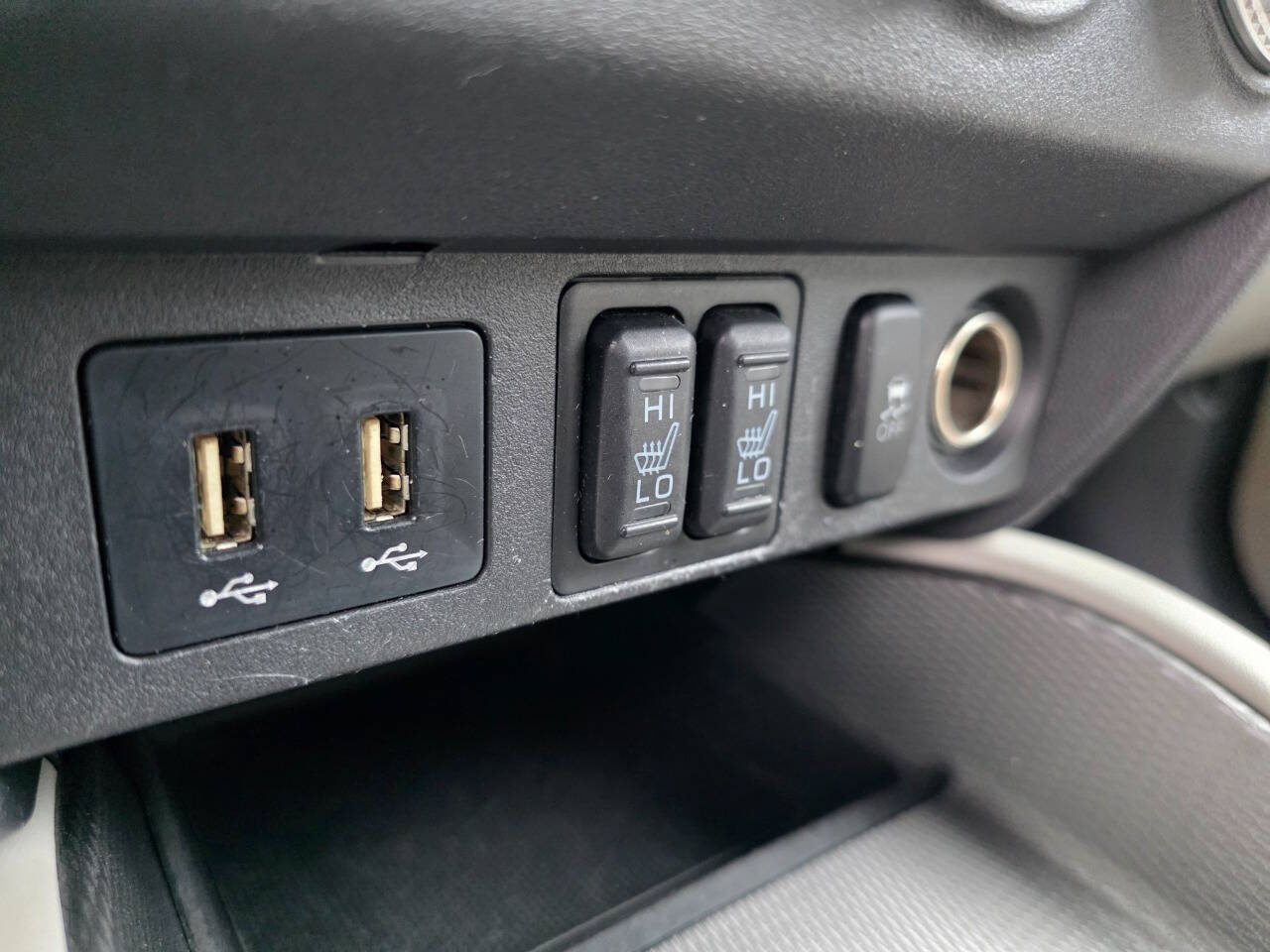 Vehicle image 14 of 27