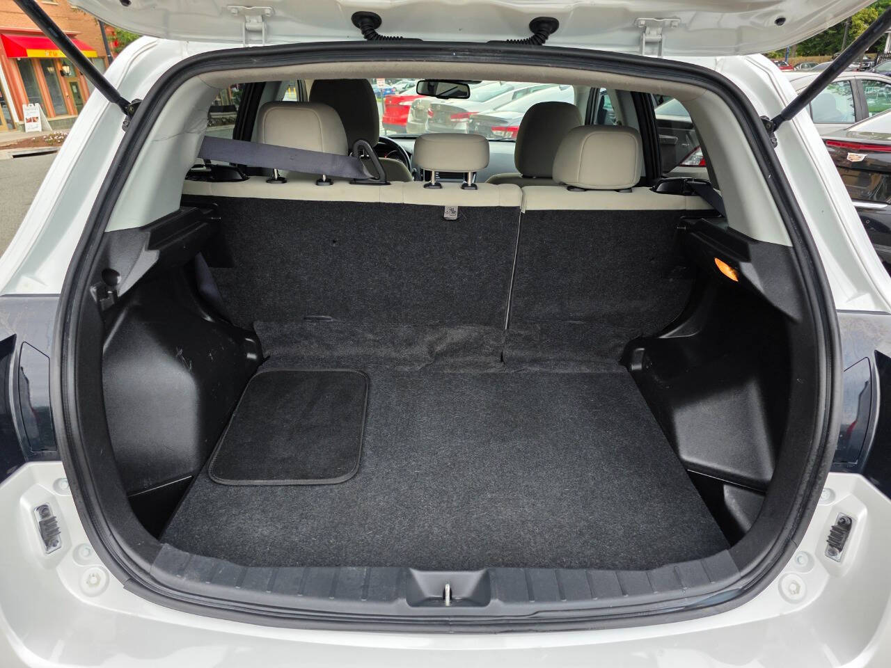 Vehicle image 23 of 27