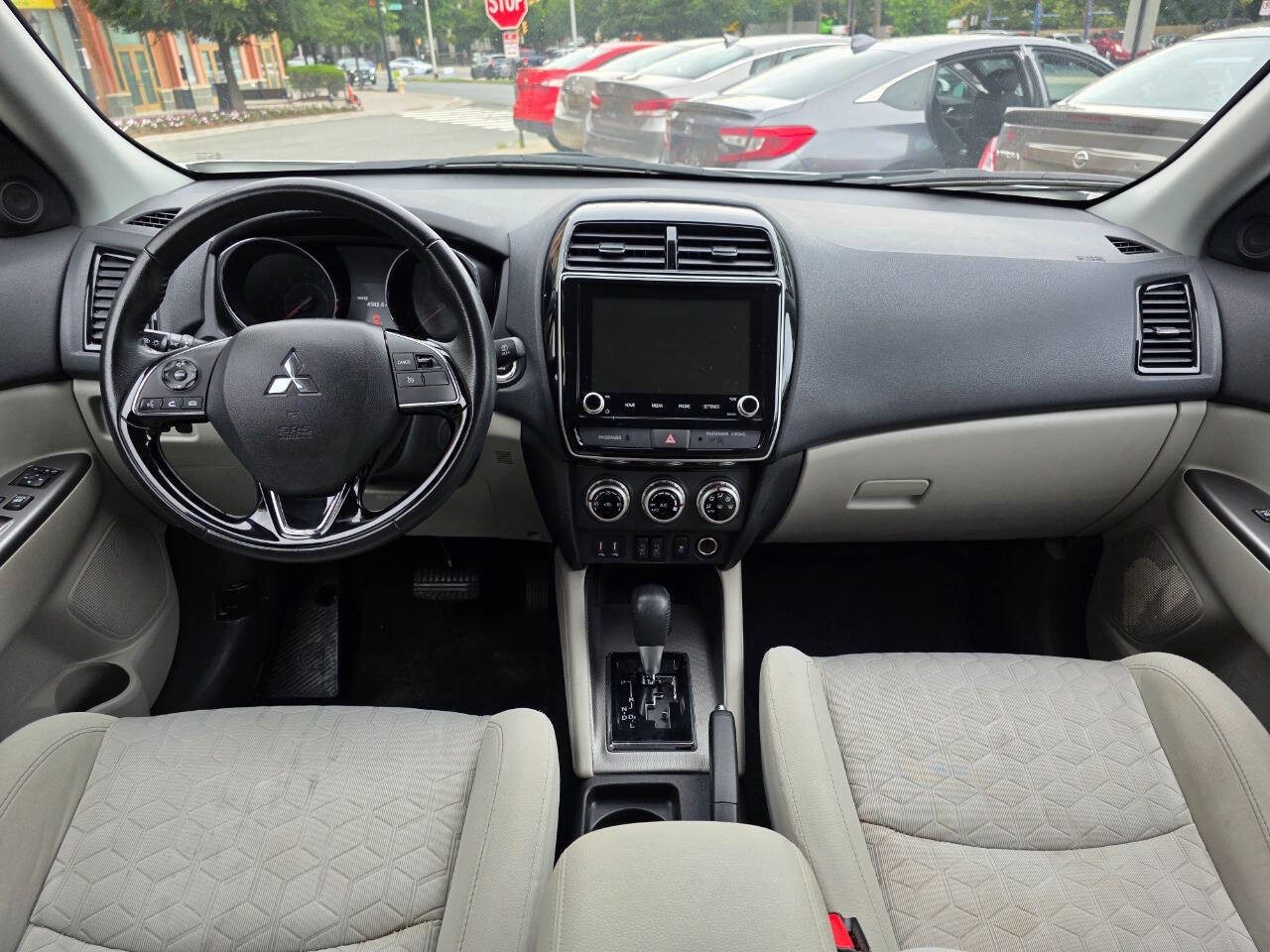 Vehicle image 15 of 27