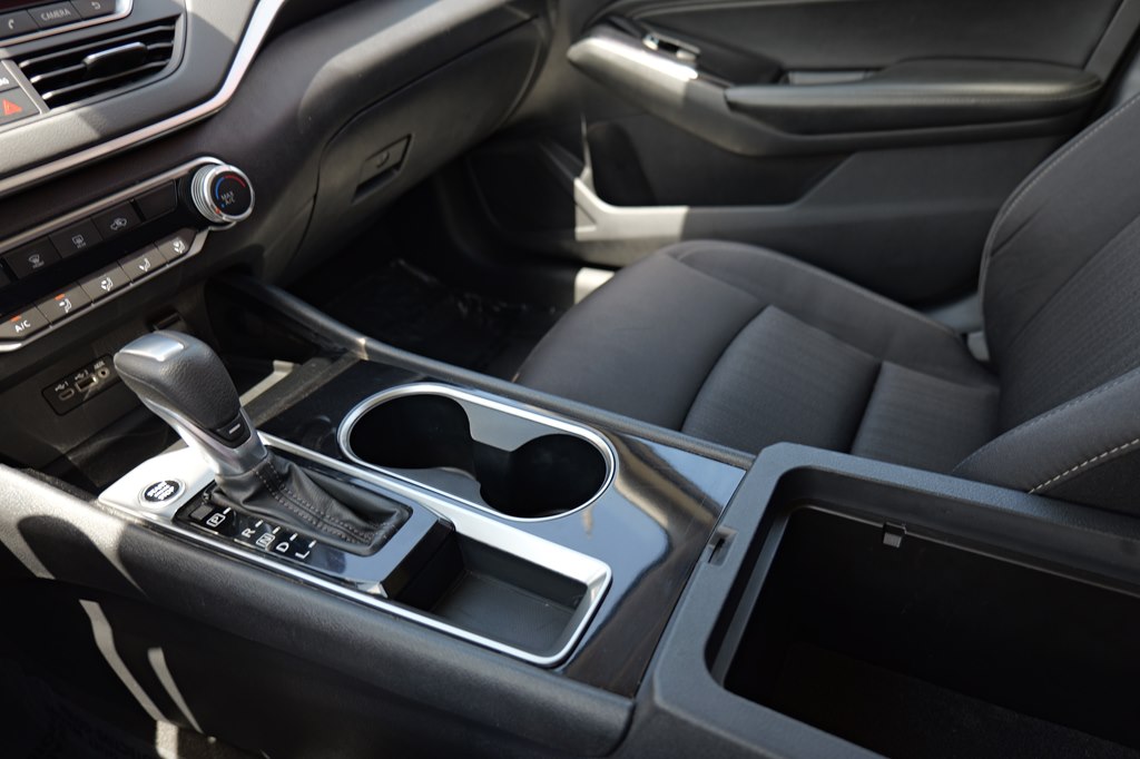 Vehicle image 26 of 29