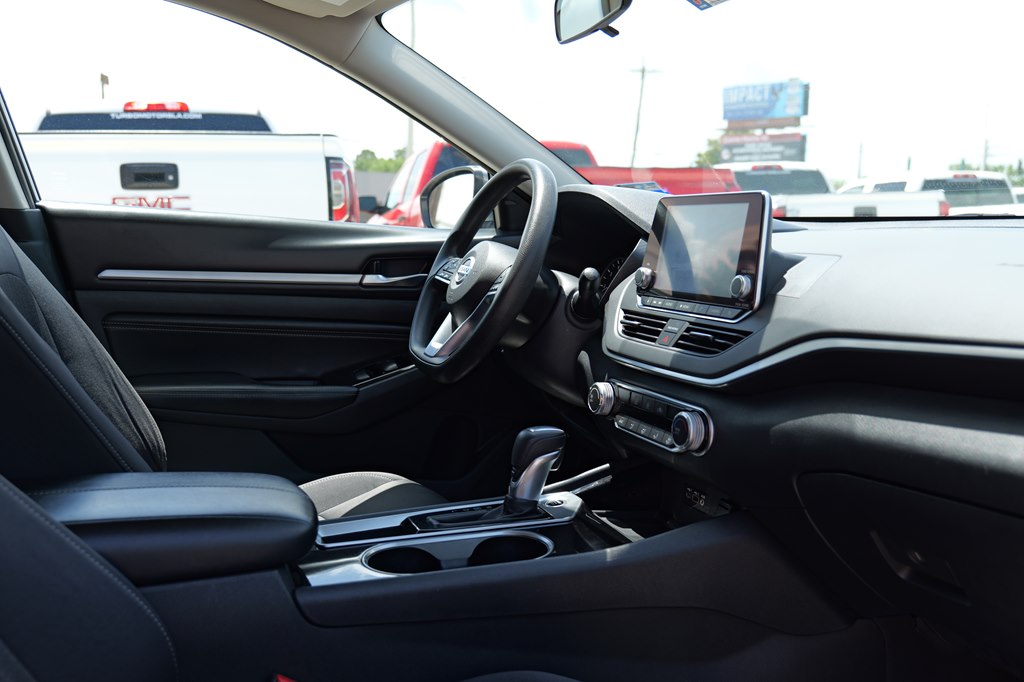 Vehicle image 12 of 29