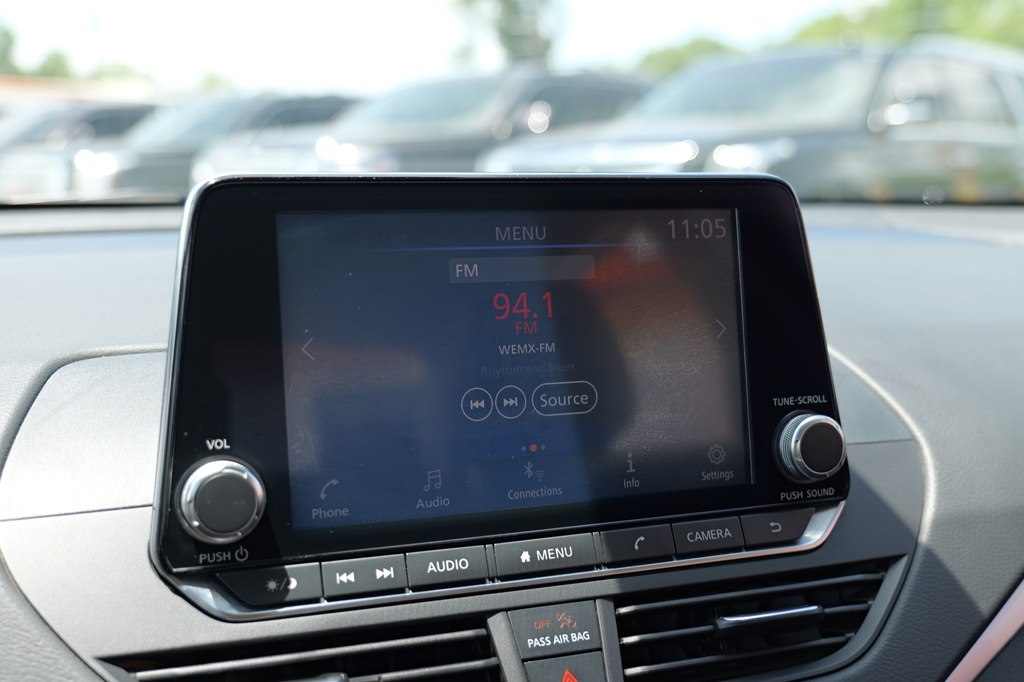 Vehicle image 23 of 29