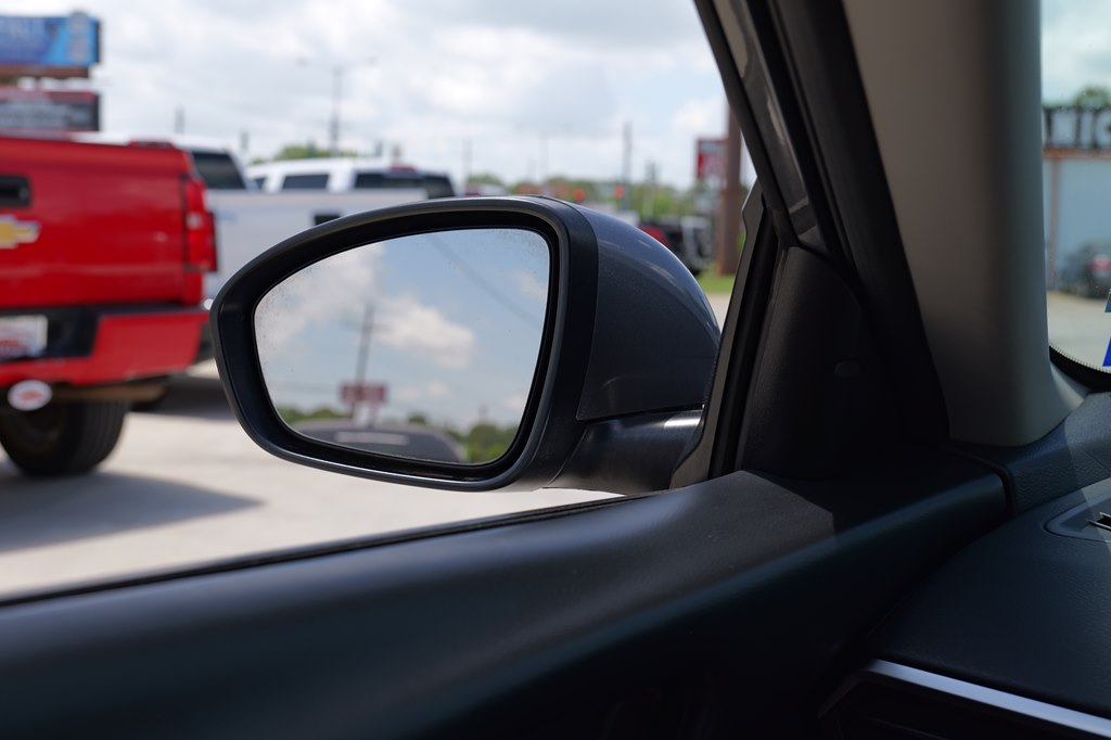 Vehicle image 28 of 29