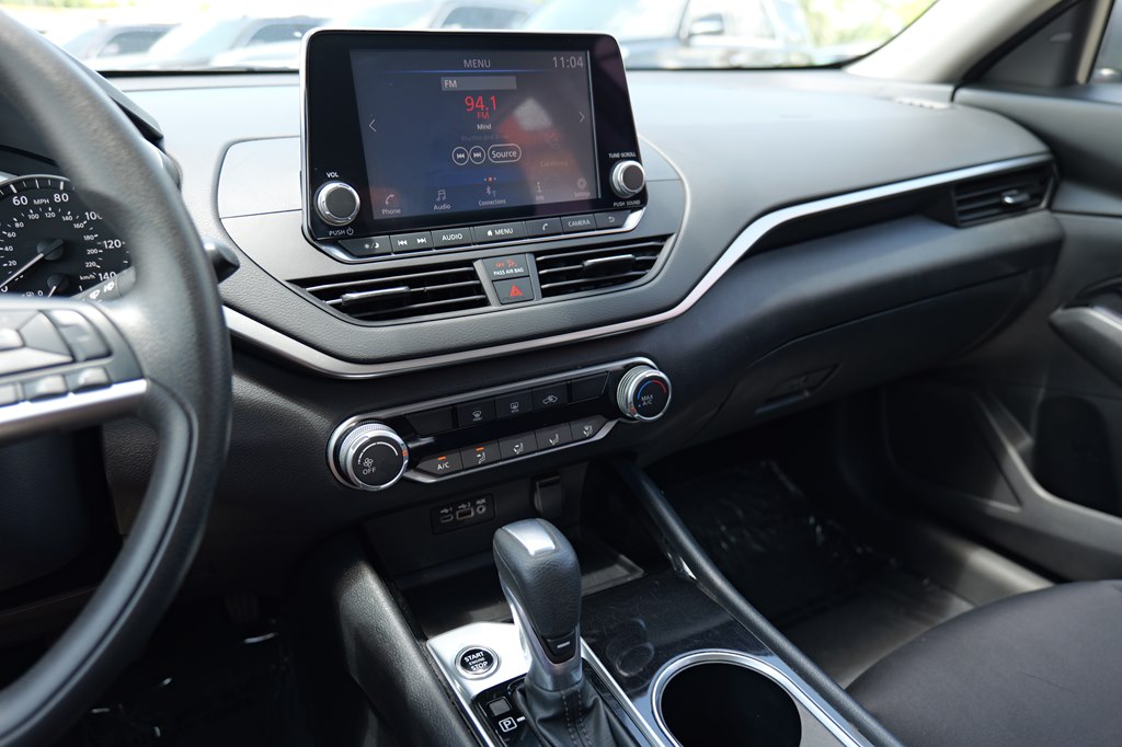 Vehicle image 22 of 29