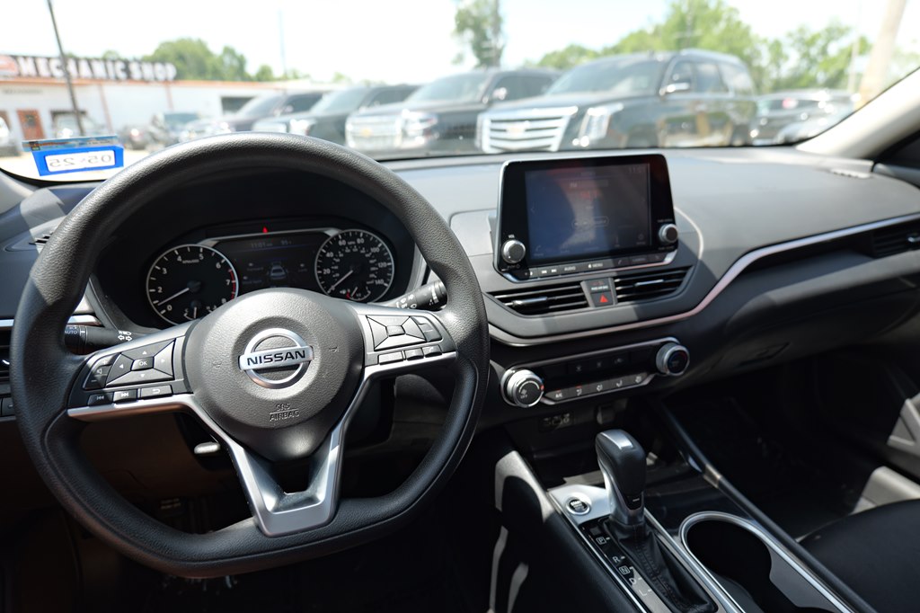 Vehicle image 17 of 29