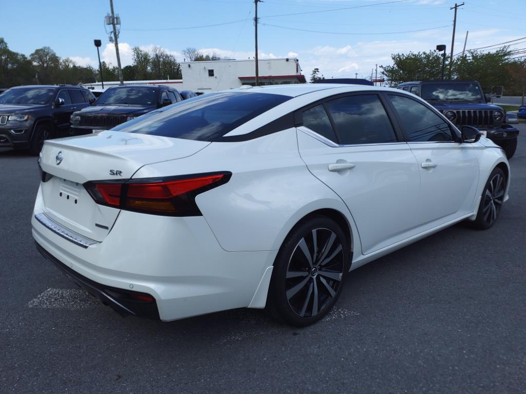 Vehicle image 4 of 20
